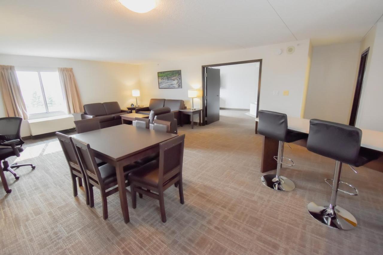 Canad Inns Destination Centre Club Regent Casino Hotel Виннипег Экстерьер фото