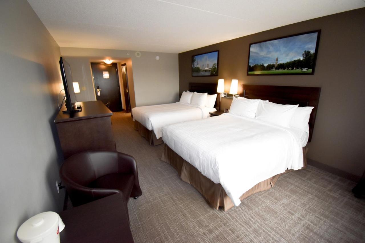 Canad Inns Destination Centre Club Regent Casino Hotel Виннипег Экстерьер фото