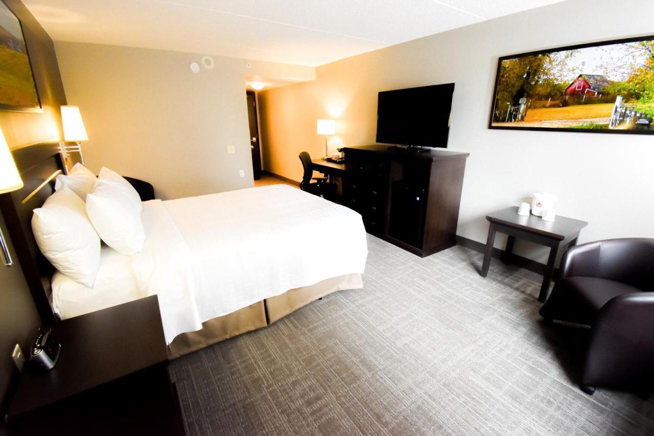 Canad Inns Destination Centre Club Regent Casino Hotel Виннипег Экстерьер фото