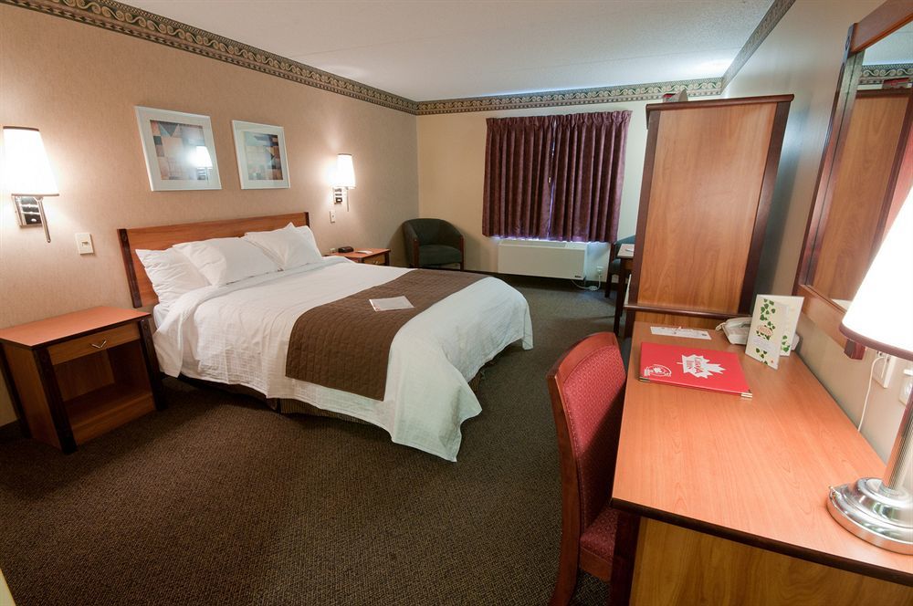 Canad Inns Destination Centre Club Regent Casino Hotel Виннипег Экстерьер фото