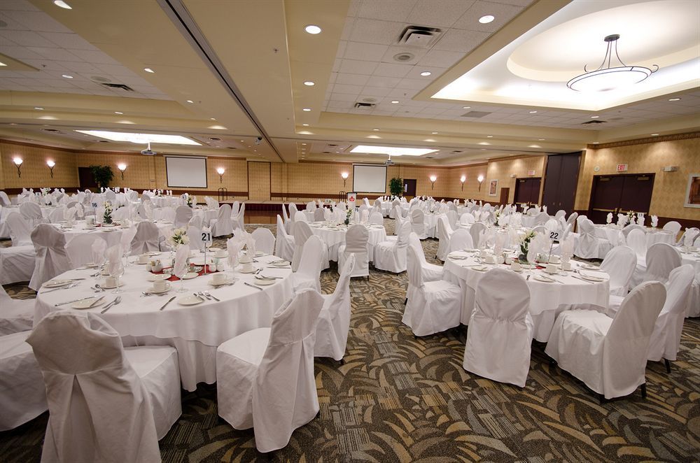 Canad Inns Destination Centre Club Regent Casino Hotel Виннипег Экстерьер фото