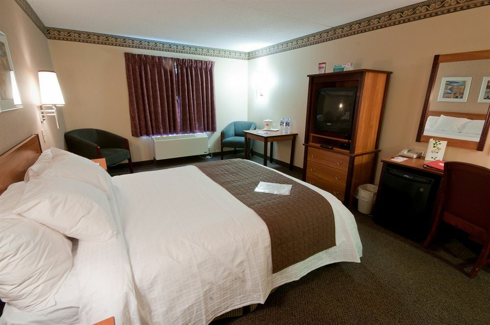 Canad Inns Destination Centre Club Regent Casino Hotel Виннипег Экстерьер фото
